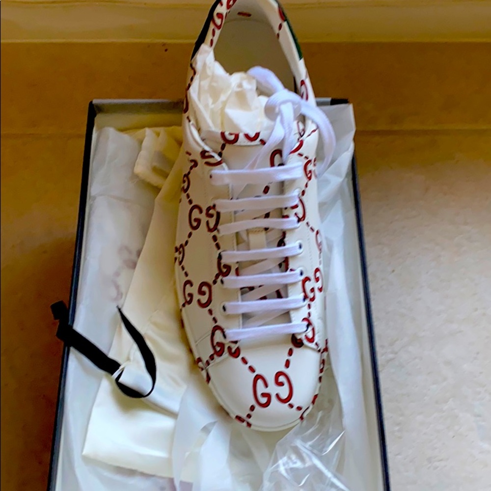 Men’s  Gucci shoes size 11 authentic Brand New